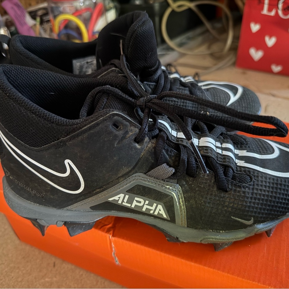Youth Nike cleats excellent condition! - Picture 7 of 14